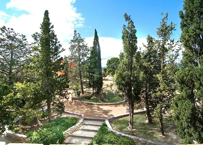 Casa de Campo Palacete Magana *